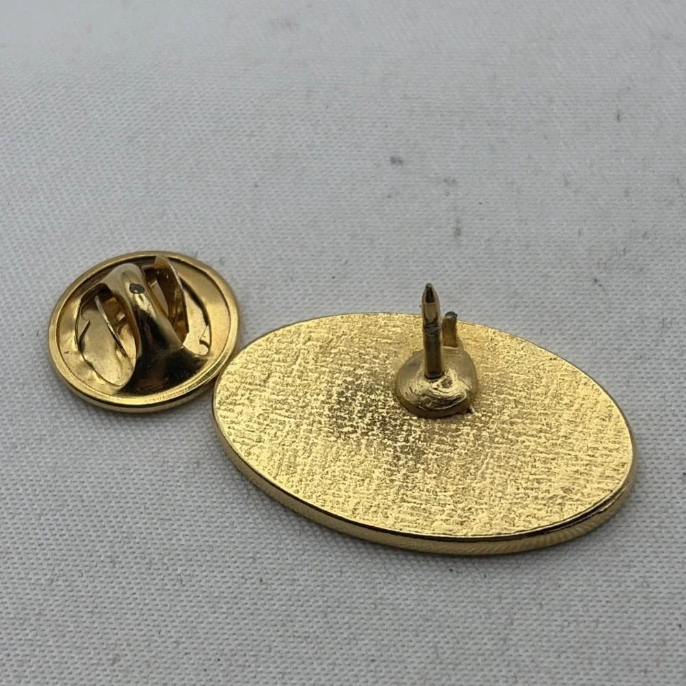 St Andrews Ottawa Presbyterian Church Canada Burning Bush Lapel Hat Pin Gold